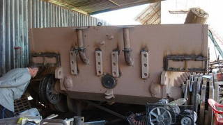 Illustration for article titled See An Amazing Russian Tank Replica Come Together